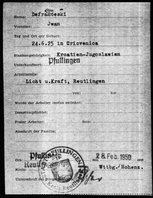 Municipal questionnaire, Stadt Pfullingen, Kreis Reutlingen, Württemberg-Hohenzollern — stamped and signed 28 February 1950.